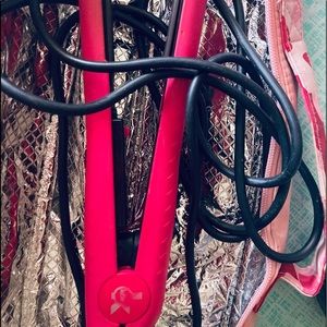 kor straitner / flat iron * fuchsia * 450